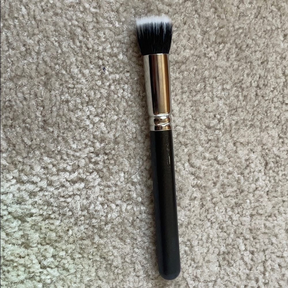MAC 130 Brush